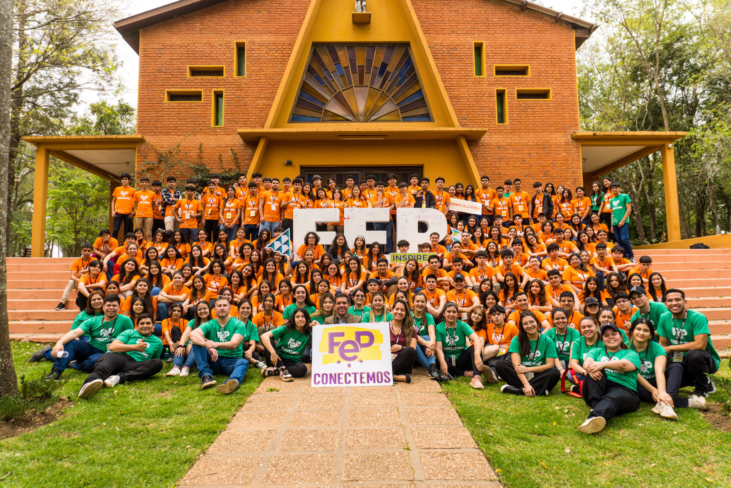 El Foro de Emprendedores Paraguay 2024 está en marcha con más de 200 jóvenes con ganas de superarse