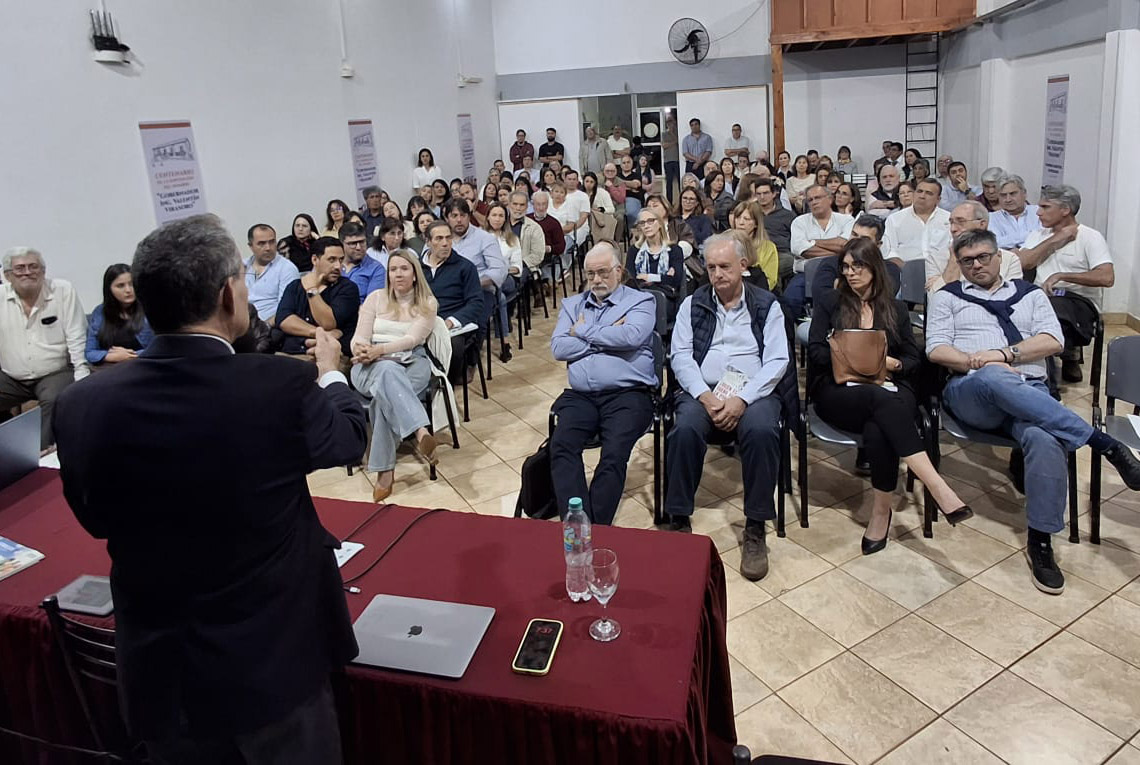 Martín Burt Presented in Argentina the Methodology Helping Thousands of Families Overcome Poverty Around the World